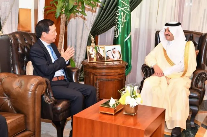 أمير الشرقية: المملكة حريصة على دعم فيتنام بمشروعات التنمية