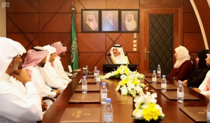 سعود بن نايف مُخاطباً الشباب: حافظوا على مهنة الغوص