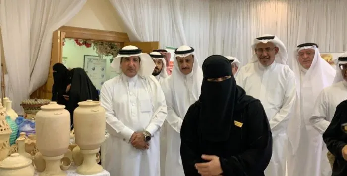 في معرض الأسر المنتجة.. ٢٥ أسرة تتنافس في عرض المنتجات