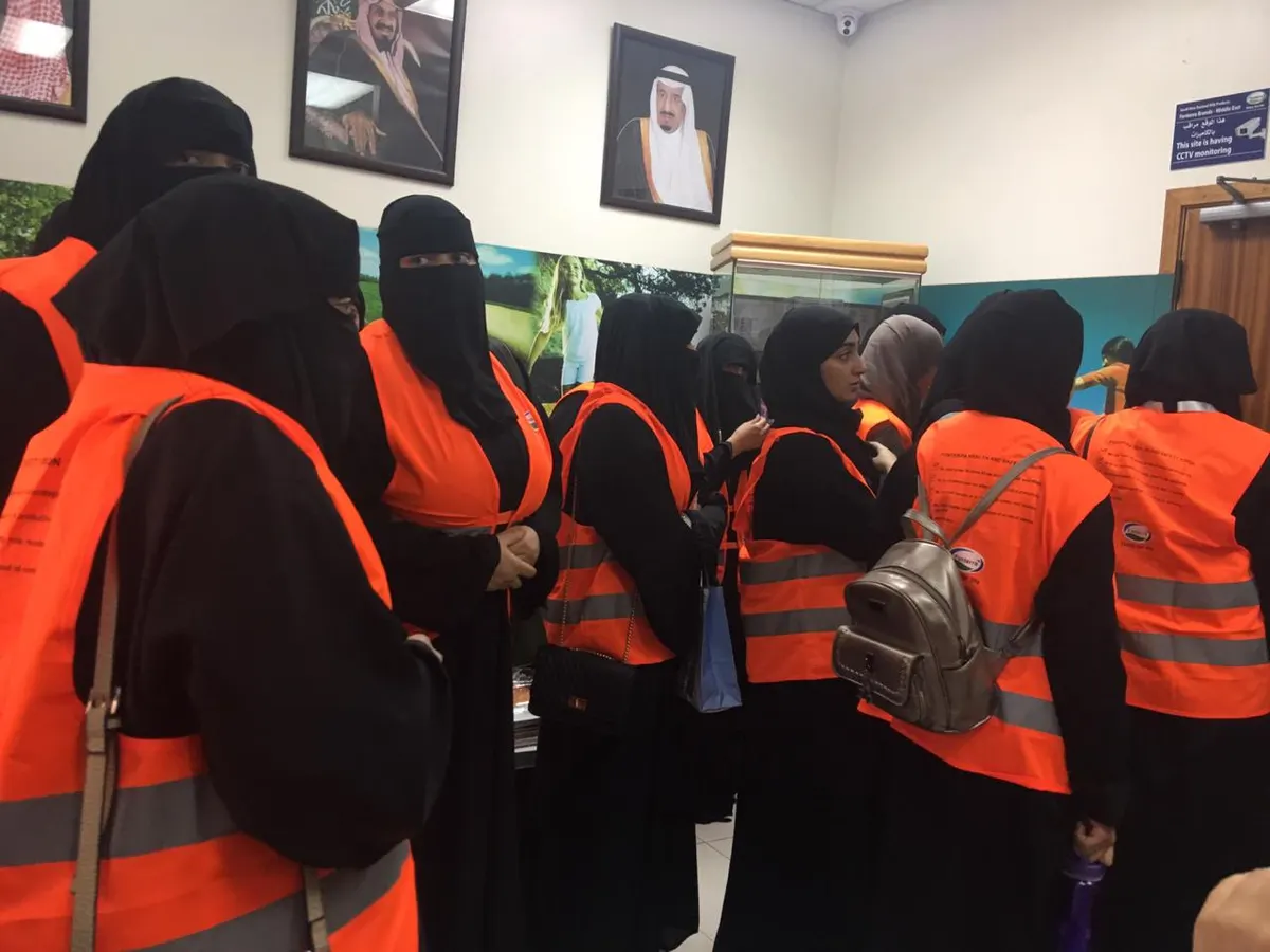 25 امرأة من “نساندكم” يتعرّفن على آلية الإنتاج في مصانع الألبان