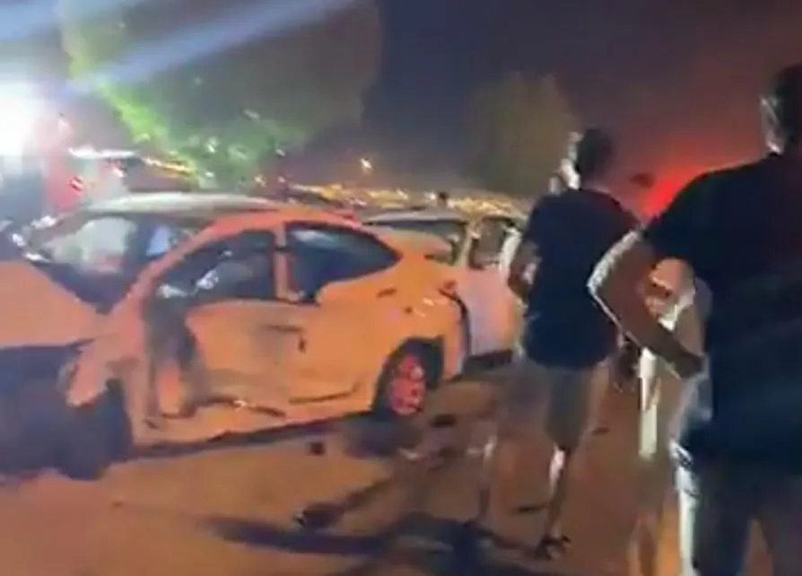 [عاجل] تاروت.. حادث مروري مروّع شاركت فيه 4 سيارات