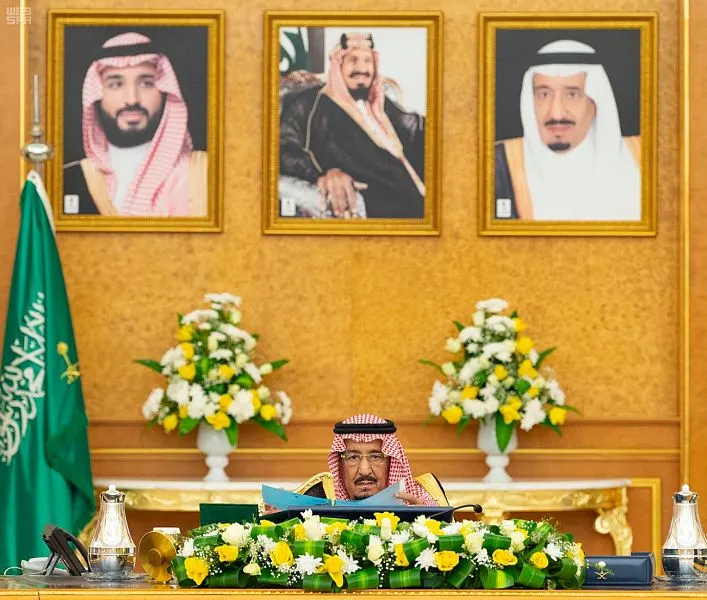تثمين سعودي لمواقف الدول الشقيقة والصديقة والمنظمات الإقليمية والدولية الملك في مجلس الوزراء: الاعتداءات الجبانة تستهدف الاقتصاد العالمي ونحن قادرون على التعامل معها