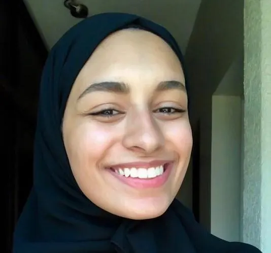 نور الخميس.. عدسة ناعمة تلاحق السيوف والرماح