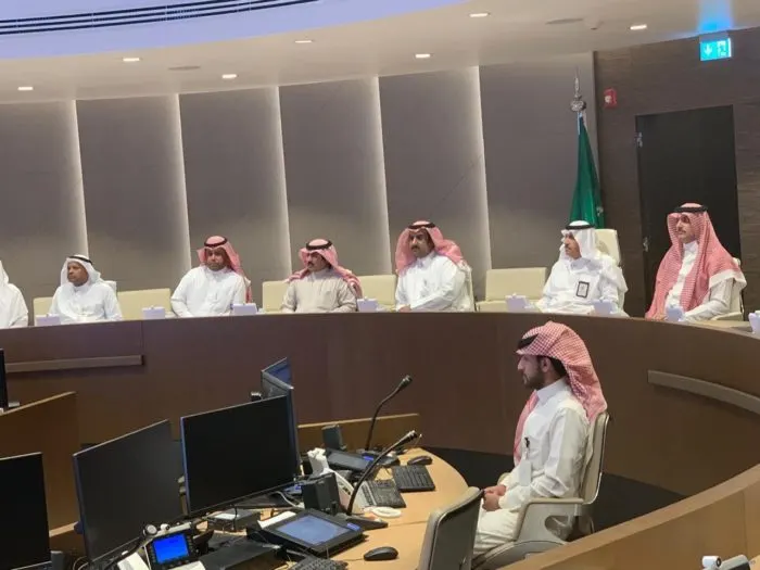 مركز الأزمات والكوارث يستعرض خبراته في الحفاظ على الأرواح والممتلكات