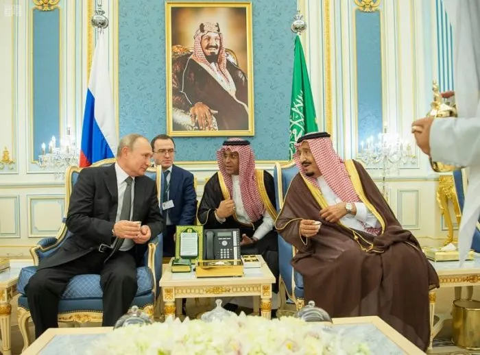 خادم الحرمين الشريفين يستقبل الرئيس الروسي فلاديمير بوتين