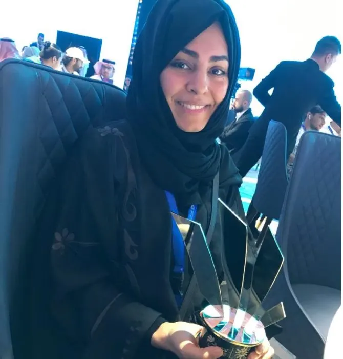 سكينة السادة تحصد المركز الأول في “تحديات الكوميكس”