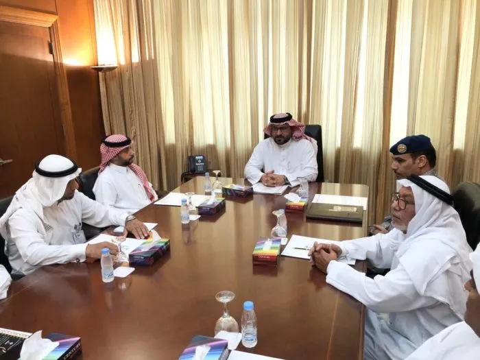 صيادو مرفأ الزور يعرضون مطالبهم أمام محافظ القطيف