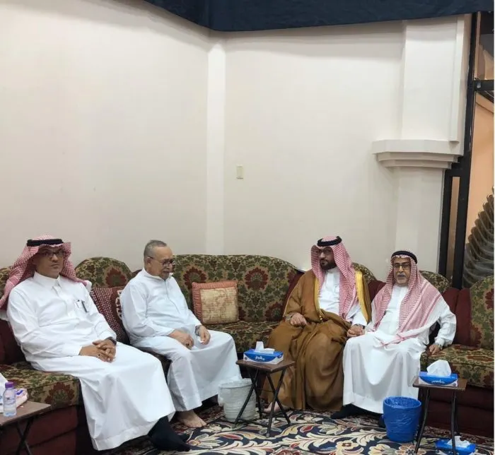 الصفيان يعزي أسرة العبدالجبار في وفاة الحاج أديب