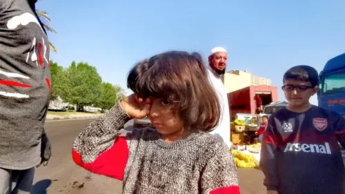 [فيديو] باعة خضار القطيف يستنفرون أنفسهم بحثاً عن طفل أردني ضائع
