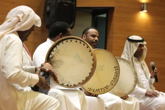 “بيت الفنانين” يتحدى الإمكانات المادية المتواضعة بأعمال نوعية تلفت الأنظار