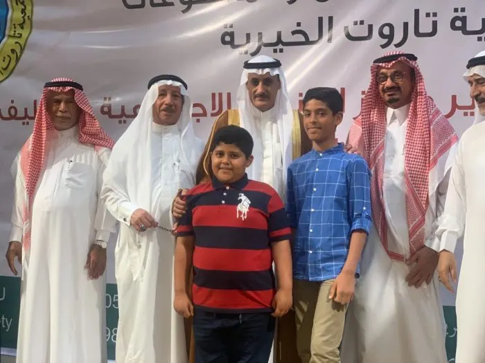 طفل في العاشرة يستحوذ على نجومية تكريم المتطوعين في تاروت