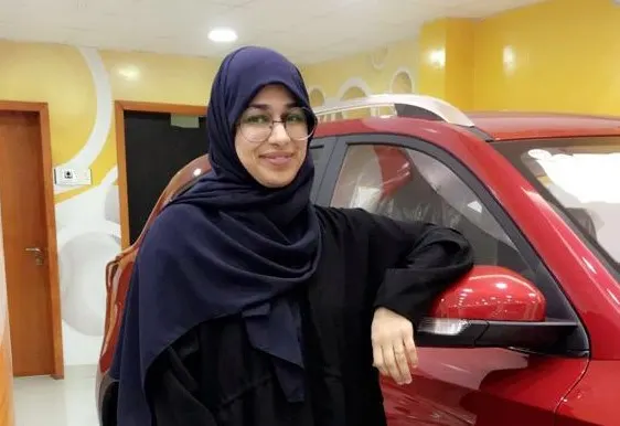 داليا: في البيع.. لا فرق بين السيارة والمكياج بنات القطيف.. نجحن في قيادة السيارات.. وفي تسويقها وبيعها