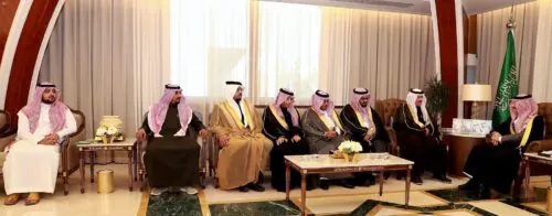 أمير الشرقية: اشركوا الشباب في الأعمال التطوعية والإشرافية