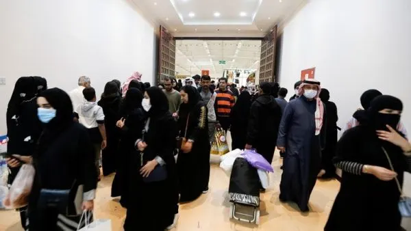 اختصاصيون: هكذا نتعايش مع “كورونا” لتجنب موجة أخرى أكثر فتكاً