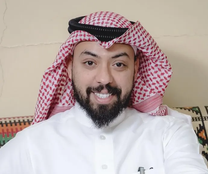 “أرجوحة اللغة الأخيرة” تضع حسين آل عمار على “قائمة” مسابقة “الشرقي”