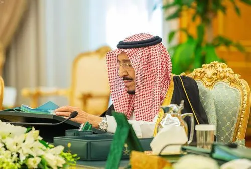 خادم الحرمين يترأس مجلس الوزراء