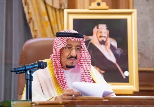 الملك يُصارح الشعب: العالم يمرّ بمرحلة صعبة.. وسنواجه الصعوبة بالتوكل على الله والعمل بالأسباب