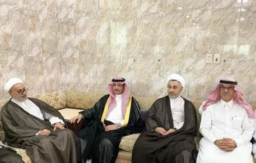 محافظ القطيف المكلف يقدم واجب العزاء لأسرة العنكي