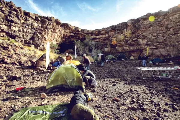 هيئة المساحة توضح: أدخنة كهف أم جرسان رورث ومخلفات طيور