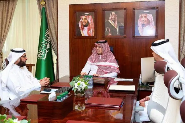 نائب أمير الشرقية لـ”الشؤون الصحية”: استمروا في التوعية بطرق مكافحة كورونا