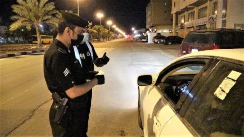 [فيديو] “صُبرة” تُرافق دوريات الأمن في القطيف وتوثّق إجراءات حظر التجوُّل