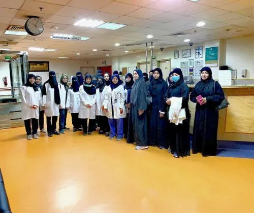 [صور: حصري] 30 كادراً من “التخصصي” في مستشفى الزهراء لمرضى الأورام والكُلى
