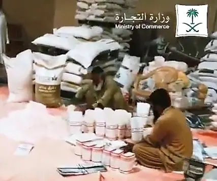 ضربة مزدوجة تطيح بوافدين يغشّون في تعبئة الدقيق