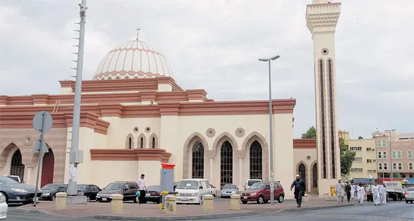 فتح المساجد قبل الأذان بـ15 دقيقة وإغلاقها بعد الصلاة بـ10 دقائق