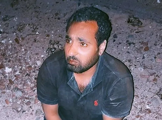 نجاة صياد قذفته أمواج البحر الأحمر من مصر إلى تبوك