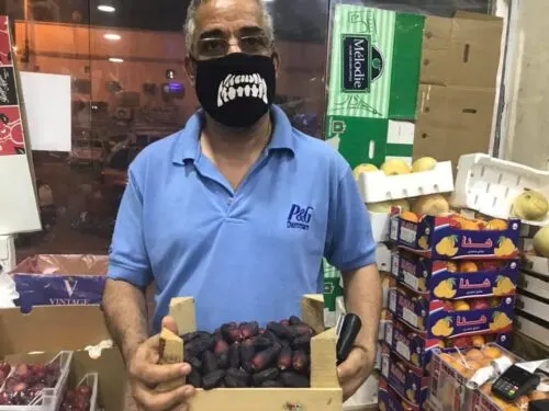 “الماجي” يدشّن موسم الرطب في القطيف.. والسعر ينطح سقف الـ 80 ريالاً