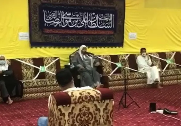 في ذكرى مولد الرضا.. علامة × تفصل بين “مستمعة” حسينيات القطيف