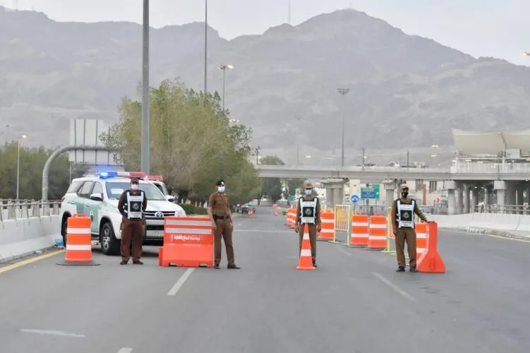 ضبط 10 مقيمين حاولوا دخول مكة براً دون تصريح حج