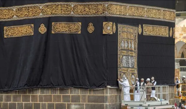 الفيصل يسلم كسوة الكعبة لكبير السدنة الشيبي غداً والاستبدال صباح يوم العيد