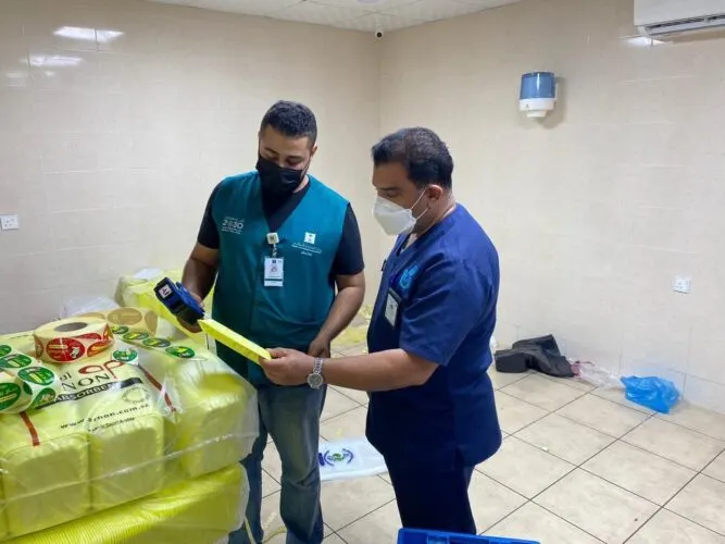 القطيف.. معمل يُذيب الدجاج المُستورد والمُجمد ليبيعه “طازجاً”
