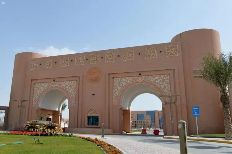بسبب المناخ.. جامعة الملك فيصل تؤجل حفل خريجها إلى الإثنين