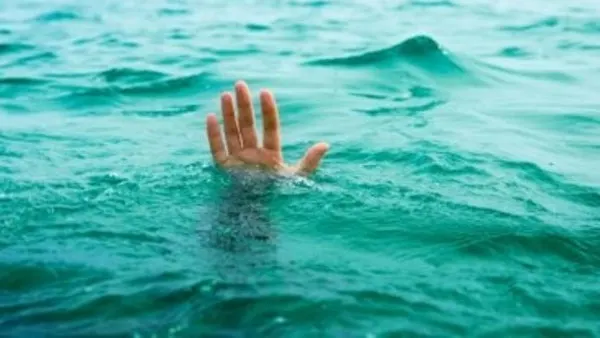 إنقاذ طفلة من الغرق خلال نزهة عائلية