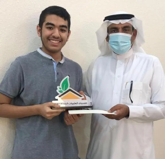صندوق العليوات يُكرم 97 متفوقاً ومتفوقة في عنك.. حضورياً
