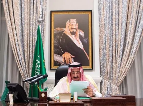 خادم الحرمين: العالم اليوم يواجه تحدياً كبيراً: كورونا