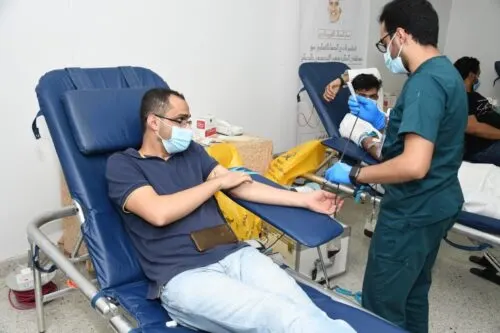 “عمار العطاء” ترفض دماء 25 متبرعاً.. لقرب تعافيهم من “كورونا”