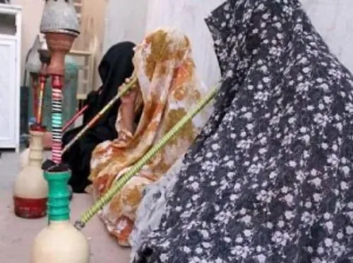 رؤوس نسوان القطيف “مفترّة”.. لا “تِتِنْ” في السوق.. والكيلو بـ 450 ريالاً…!