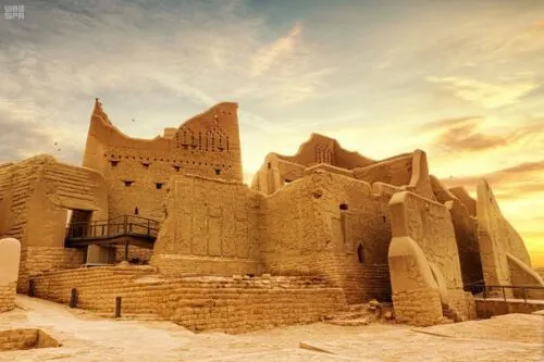 الدكتورة المري لـ"صُبرة": مانع المريدي الجد الأعلى لآل سعود عاش بالقرب من القطيف “درعية القطيف”.. من هنا انطلق آل سعود قبل 592 عاماً ليؤسسوا 3 دول