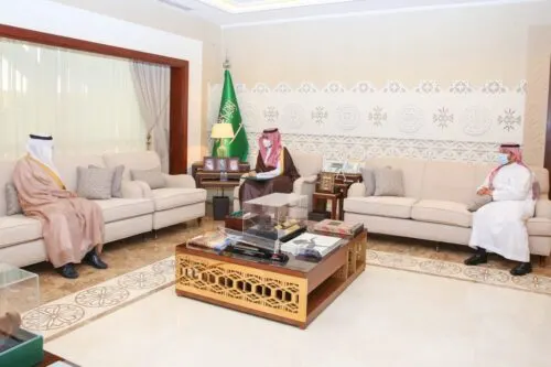 نائب أمير الشرقية يشدد على التنسيق والتكامل لتحقيق استراتيجية المنطقة