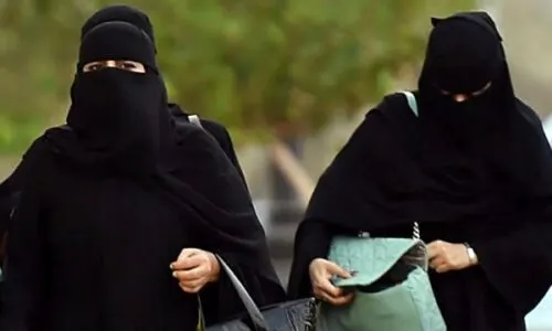 «القرار 406» يمنح 6 ترتيبات لـ1.5 مليون من أبناء السعوديات من زوج غير سعودي