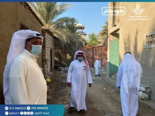 القطيف.. مداهمة مزرعة لتجميع الخردة في تاروت.. وقرعة على محال القديح