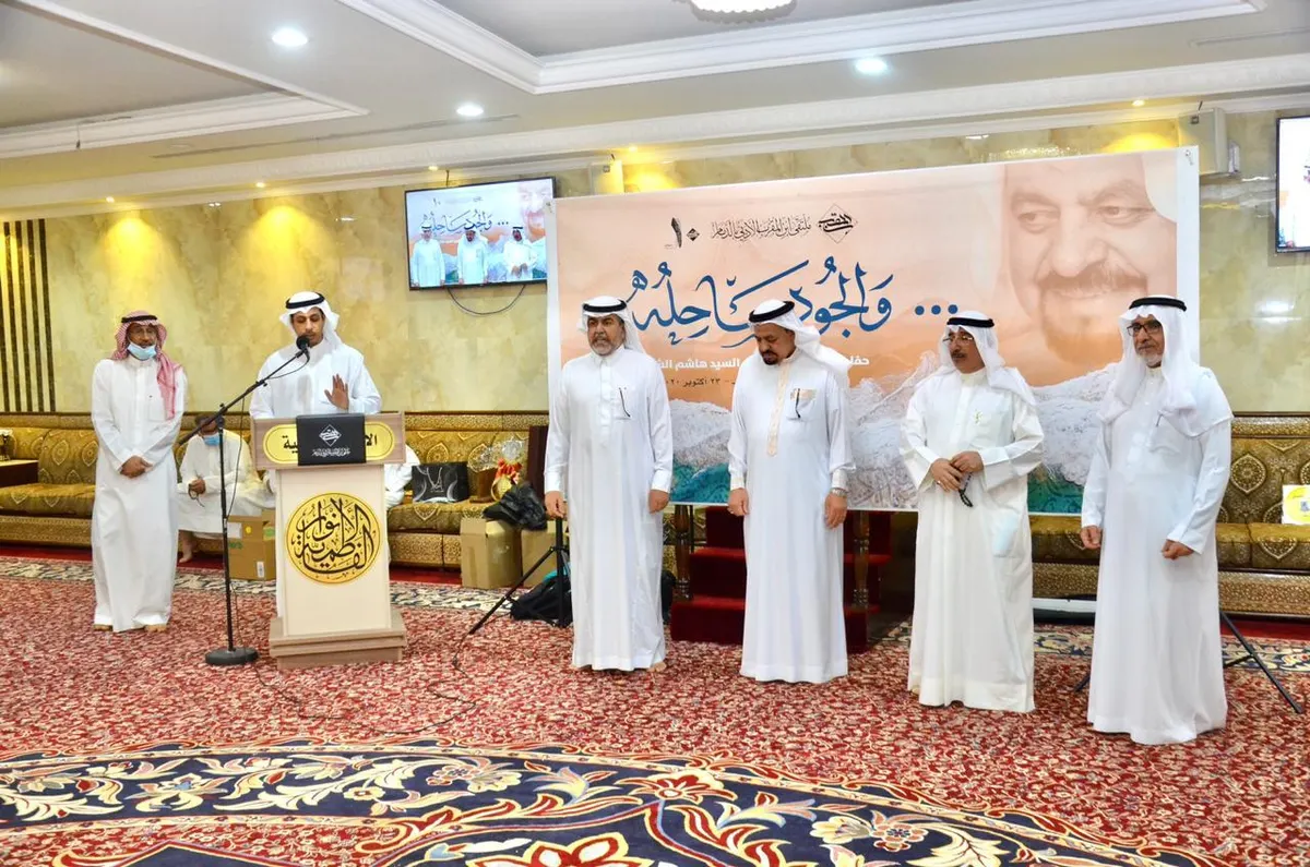 “ابن المقرب” يحتفي بهاشم الشخص.. يبدأ من”العرش” وينزل إلى “الغيوم”