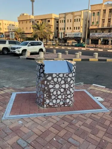 حاويات نفايات ذكية ومخفية.. تعمل بالطاقة الشمسية