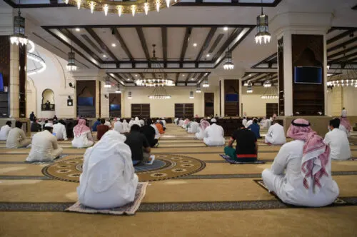 خطباء الجمعة بلسان واحد: “الإخوان المسلمين” جماعة إرهابية