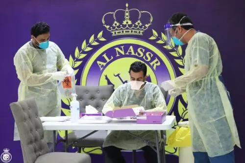 6 إصابات ترفع ضحايا “كورونا” في النصر إلى 20.. ماذا عن مباراة القادسية؟!
