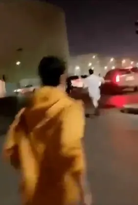 فتاتان تنجوان بأعجوبة من حريق سيارة بالخبر.. و”الحقيبة” أيضاً