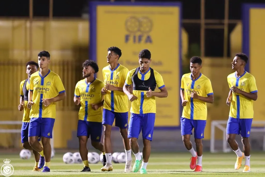 بعد الهلال.. “كورونا” يضرب النصر.. الجائحة تعدل بين قطبي الكرة في العاصمة